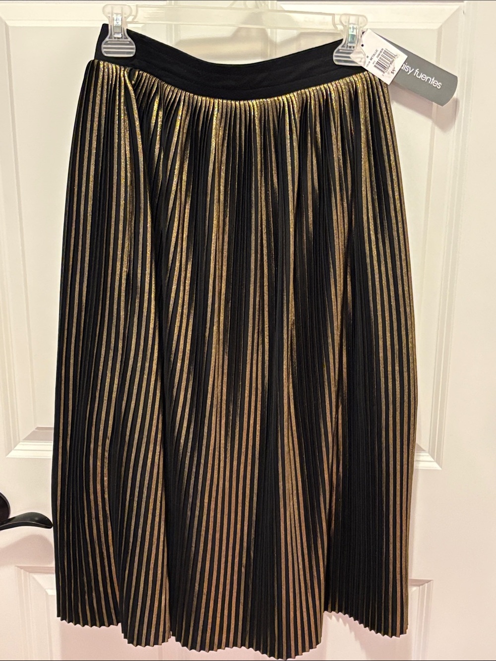 Daisy Fuentes Black and Gold Striped Pleated Midi Skirt medium